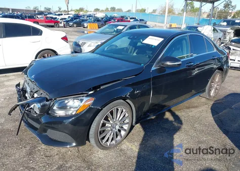 2016 Mercedes-Benz C 300 Sport z USA, uszkodzony, nr VIN 55SWF4JB2GU124250